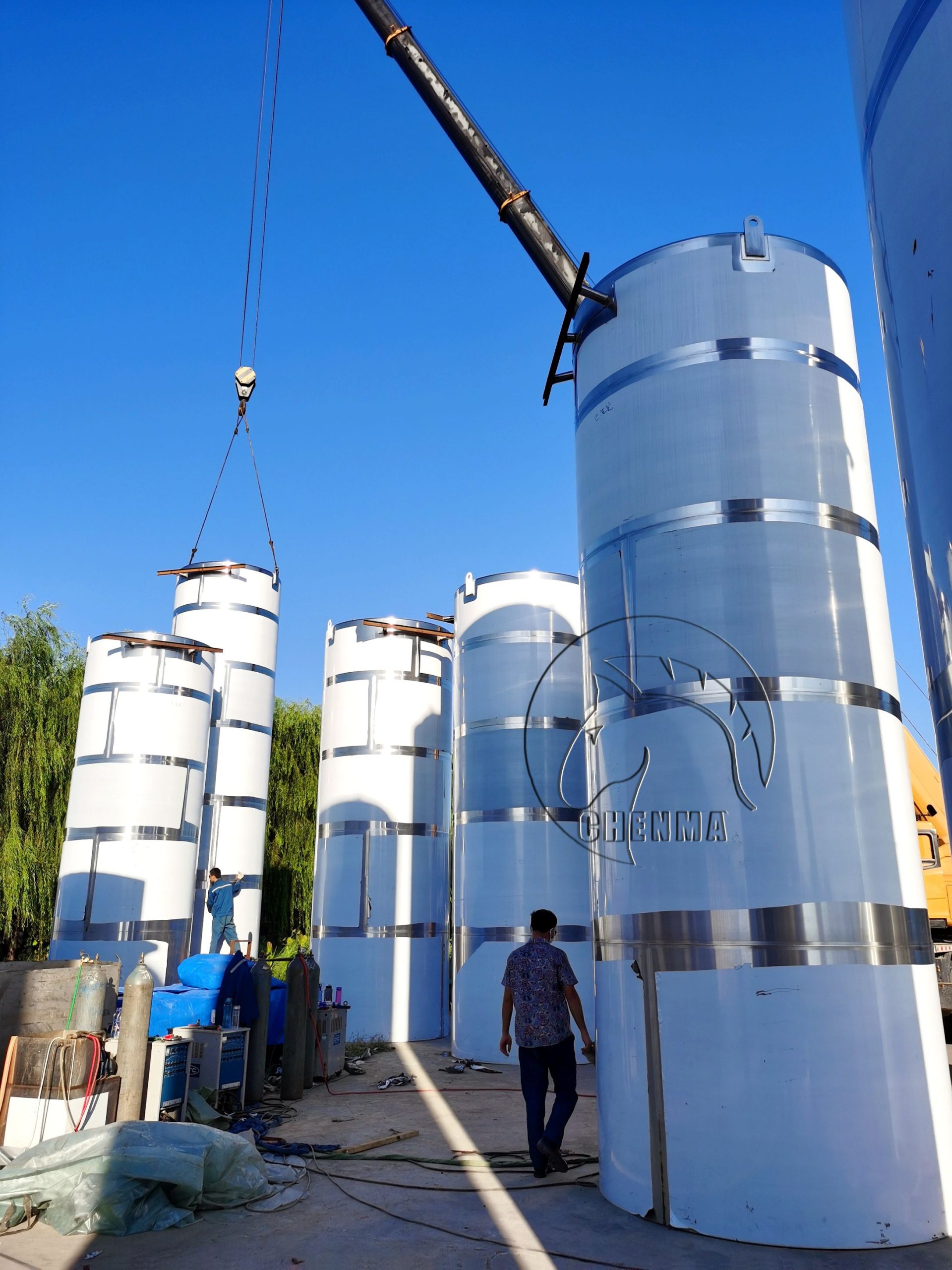 30tonnes-stainless-steel-water-tanks2-scaled-1.jpg