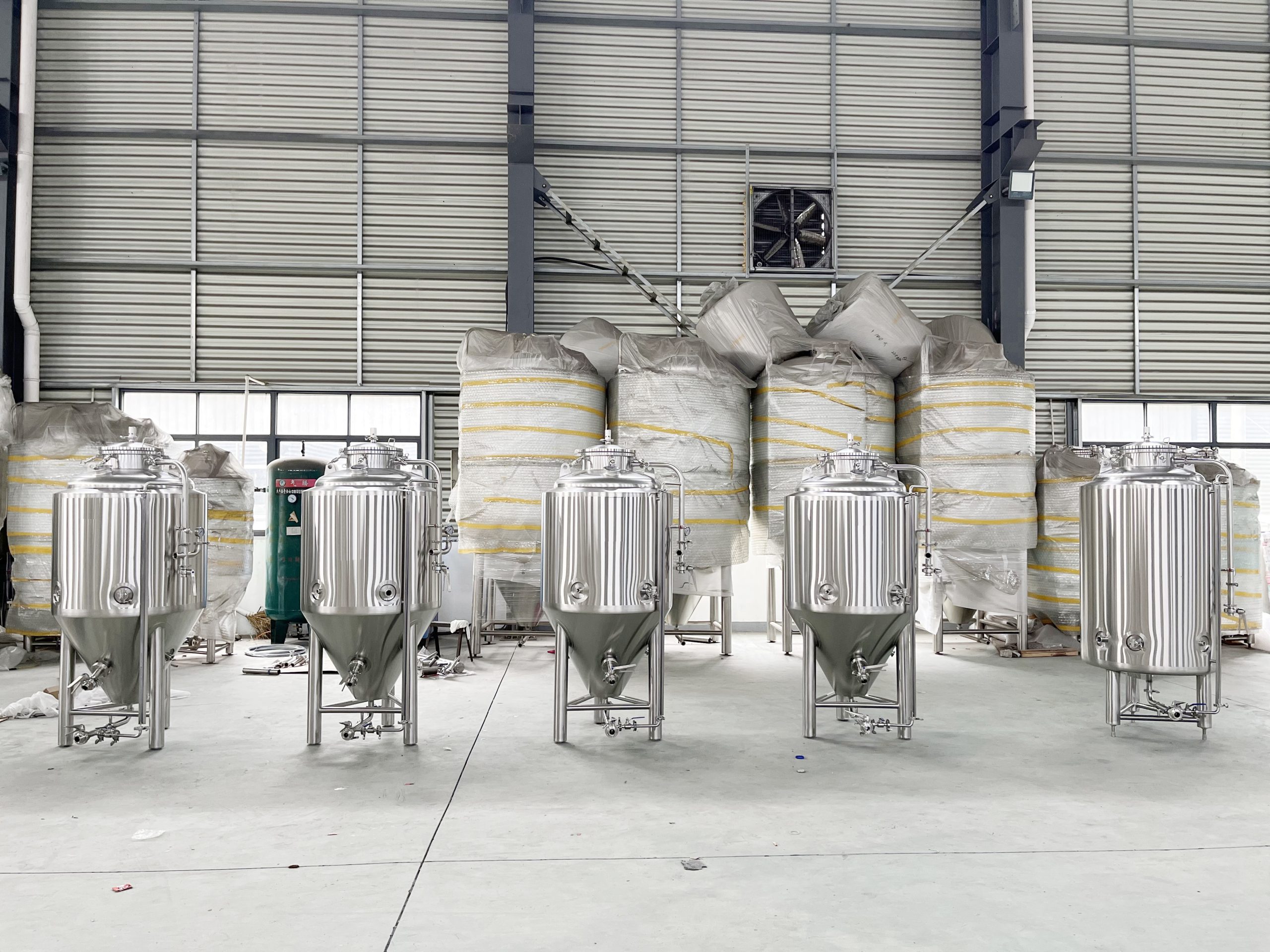 500L-beer-fermentation-tanks-scaled-1.jpg